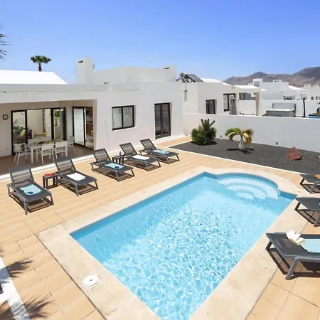 Norma By ヴィラ *